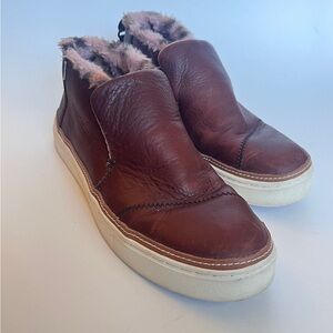 TOMS Sneakers Women's Paxton Slip On Size 7.5 Brown Leather Lion Faux Fur Shoe